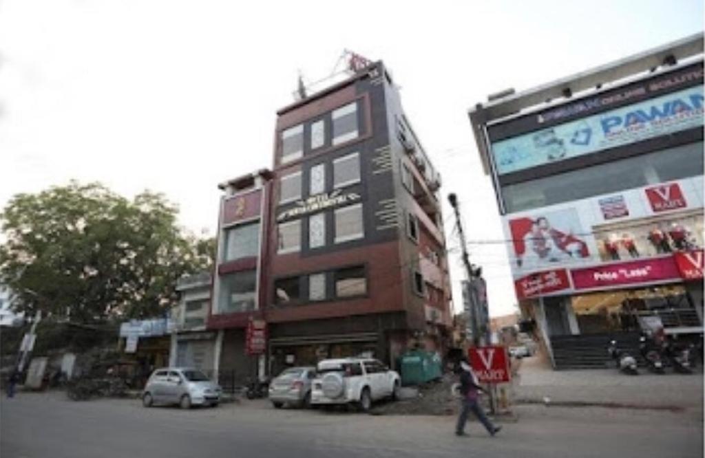 Hotel Surya Continental Lucknow Eksteriør bilde